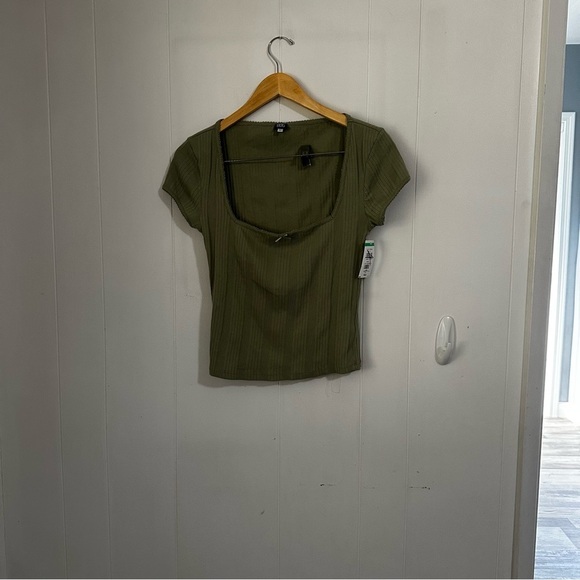BDG Green Fitted Short Sleeve Blouse - Picture 1 of 3